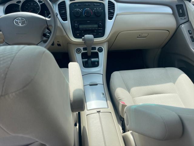 used 2007 Toyota Highlander car, priced at $9,999