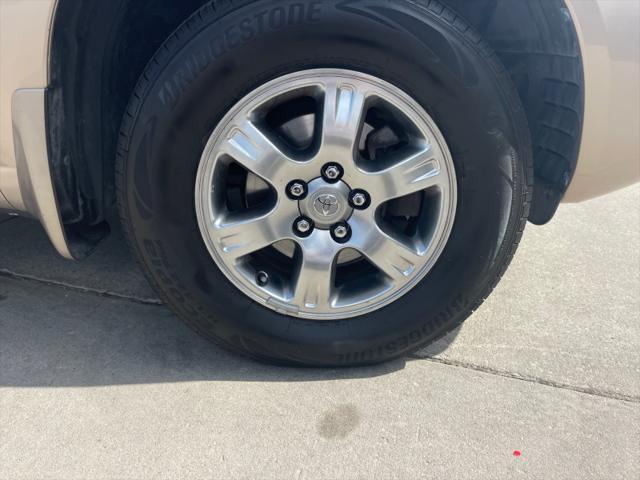 used 2007 Toyota Highlander car, priced at $9,999