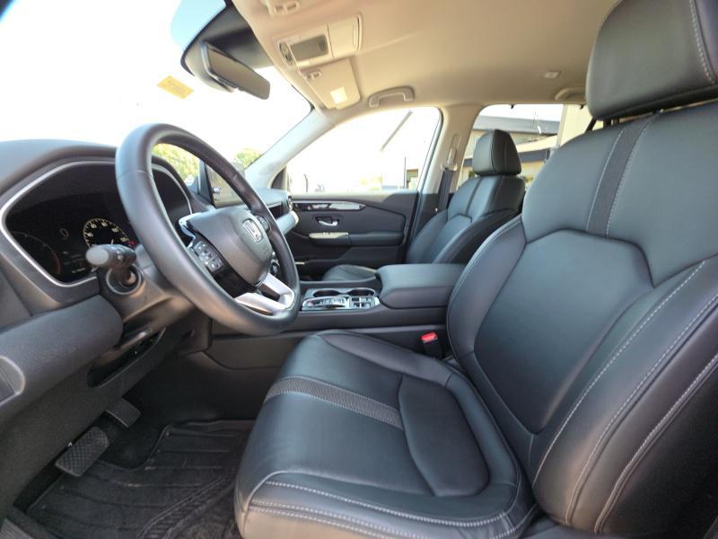 used 2025 Honda Pilot car, priced at $44,999