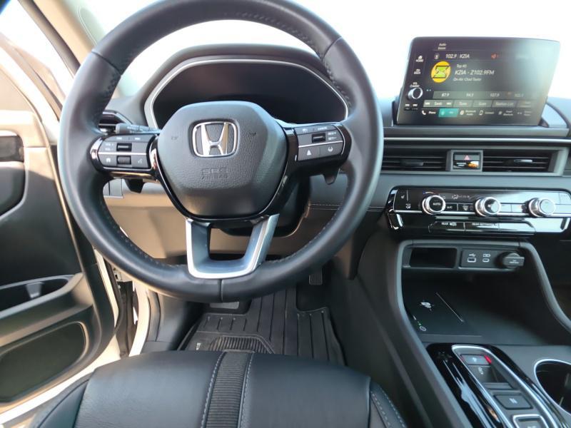 used 2025 Honda Pilot car, priced at $44,999