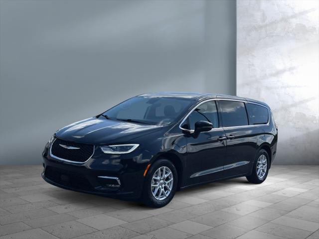 used 2023 Chrysler Pacifica car, priced at $26,999