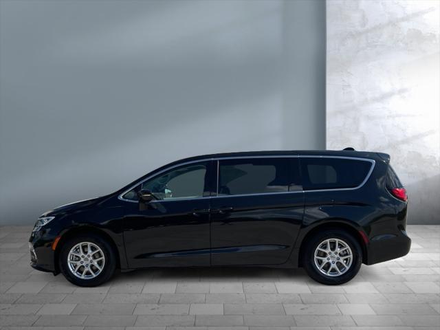 used 2023 Chrysler Pacifica car, priced at $26,999