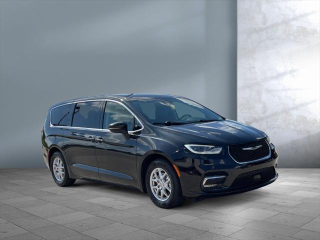used 2023 Chrysler Pacifica car, priced at $26,999
