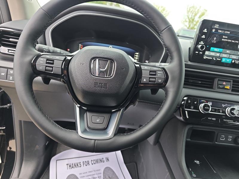 new 2025 Honda Pilot car, priced at $55,173