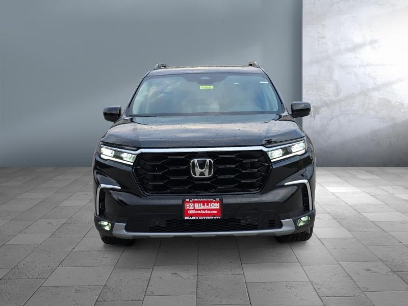 new 2025 Honda Pilot car, priced at $55,173