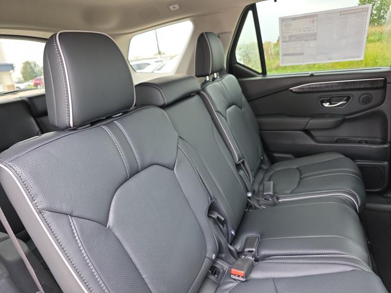 new 2025 Honda Pilot car, priced at $55,173