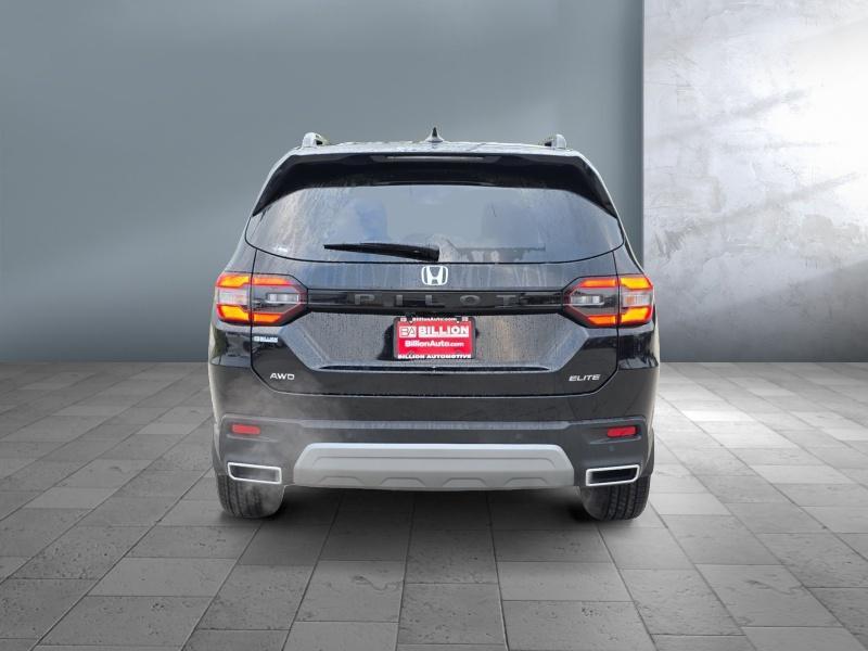 new 2025 Honda Pilot car, priced at $55,173