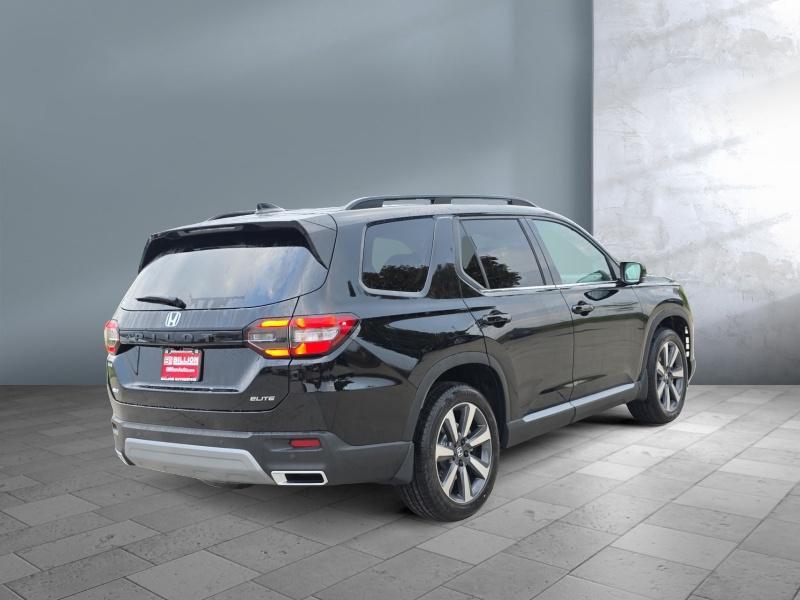new 2025 Honda Pilot car, priced at $55,173