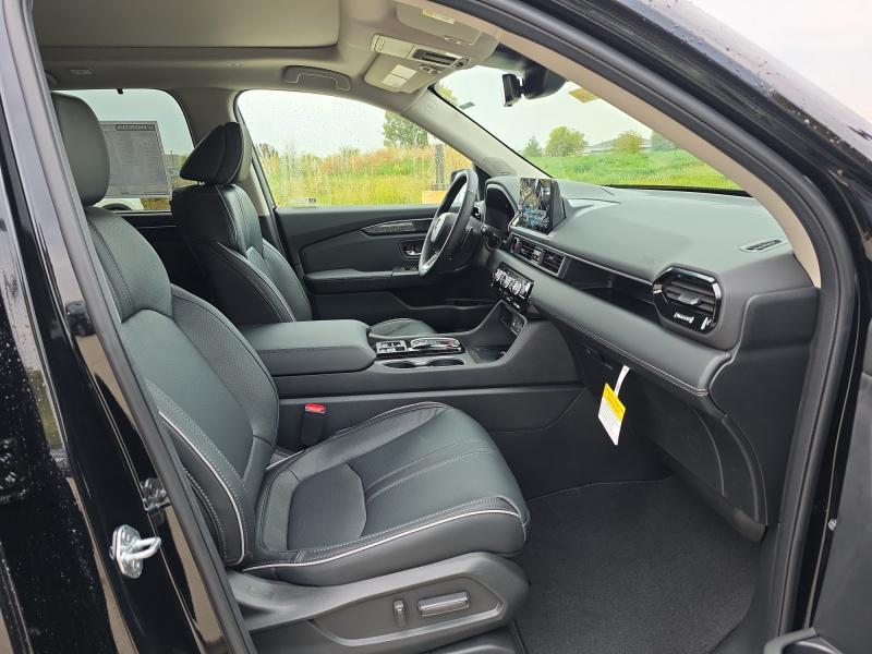 new 2025 Honda Pilot car, priced at $55,173