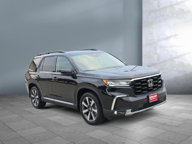 new 2025 Honda Pilot car, priced at $55,173