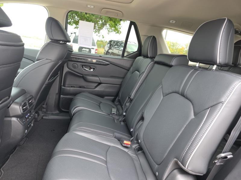 new 2025 Honda Pilot car, priced at $55,173