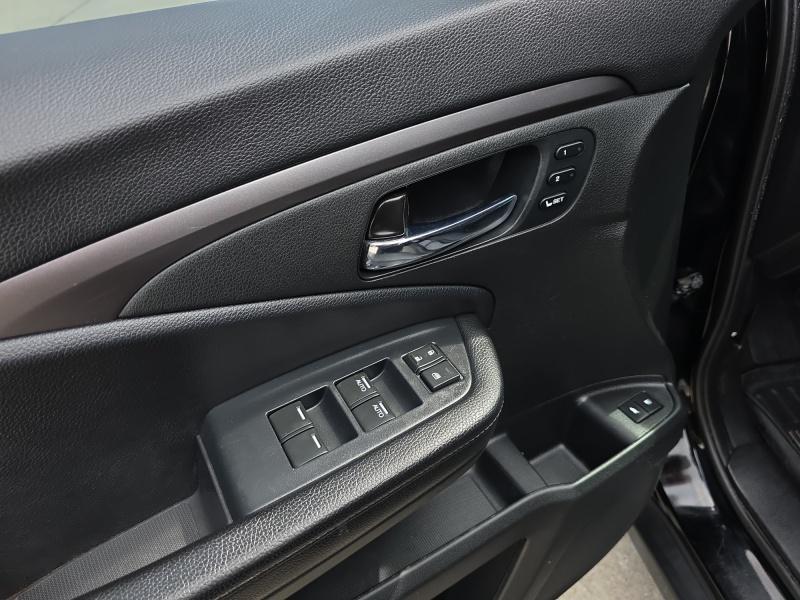 used 2020 Honda Pilot car, priced at $15,999