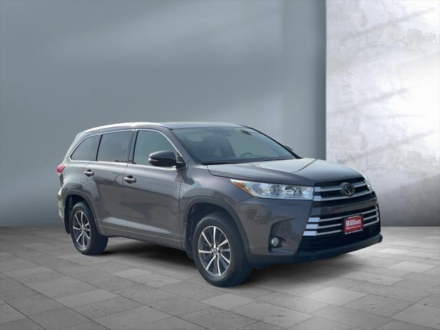 used 2017 Toyota Highlander car, priced at $23,999