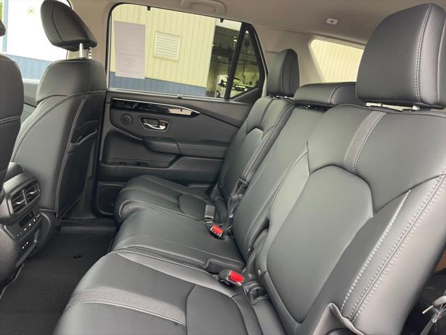 new 2025 Honda Pilot car, priced at $49,384