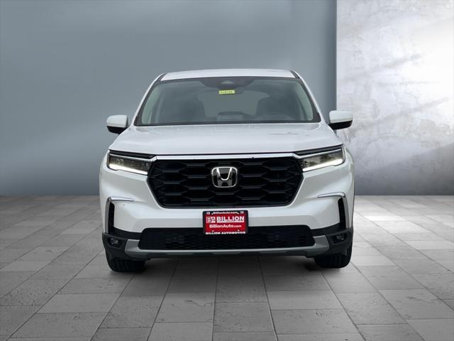 new 2025 Honda Pilot car, priced at $49,384