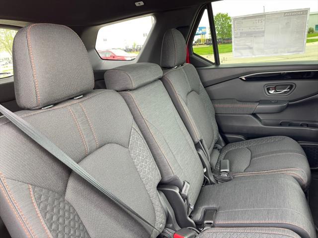 new 2025 Honda Pilot car, priced at $44,604