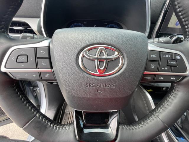 used 2023 Toyota Highlander car, priced at $48,999