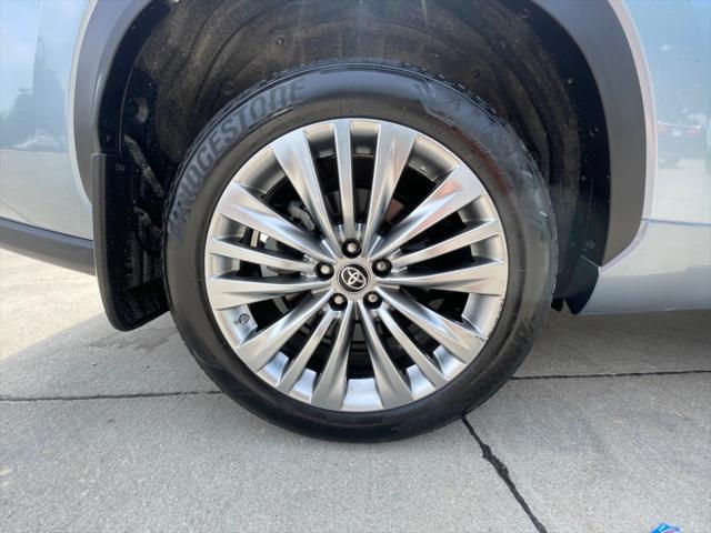 used 2023 Toyota Highlander car, priced at $48,999