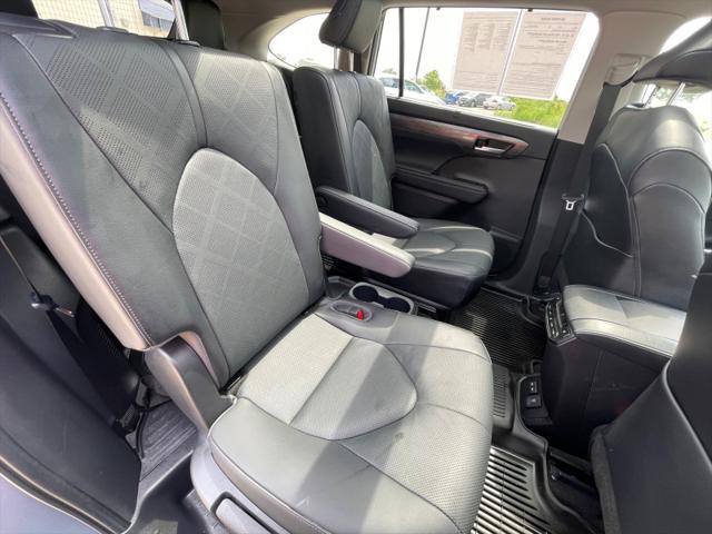 used 2023 Toyota Highlander car, priced at $48,999