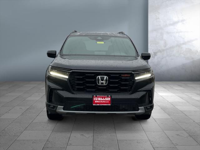 new 2025 Honda Pilot car, priced at $51,194