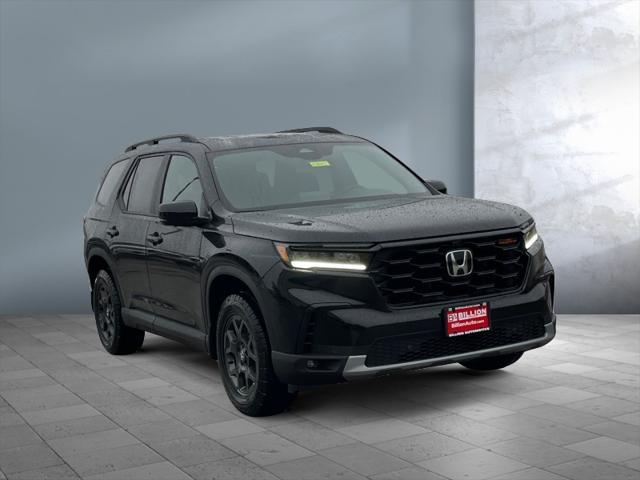 new 2025 Honda Pilot car, priced at $51,194