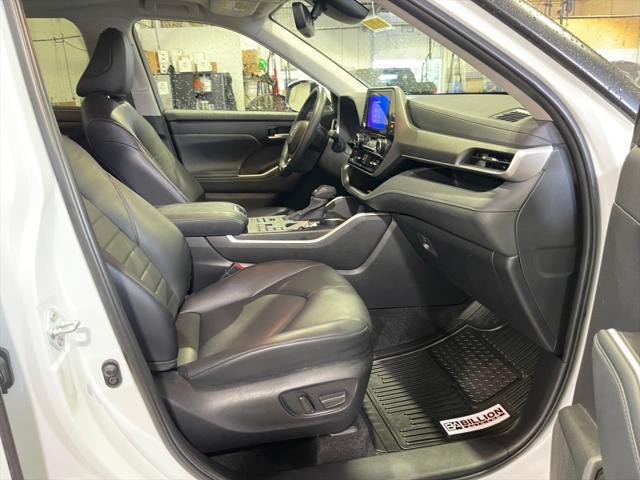 used 2024 Toyota Highlander car, priced at $45,998