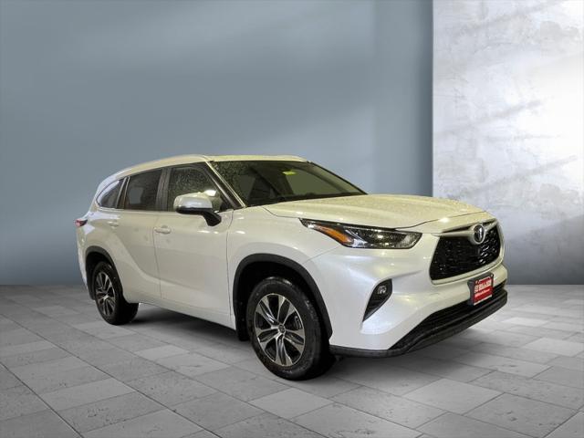 used 2024 Toyota Highlander car, priced at $45,998