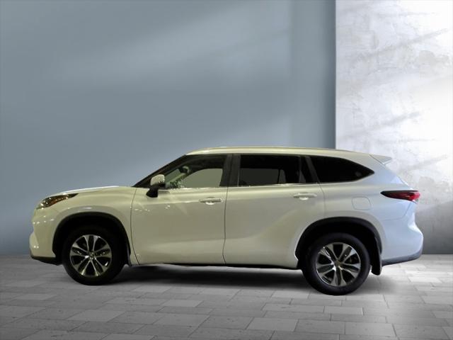 used 2024 Toyota Highlander car, priced at $45,998