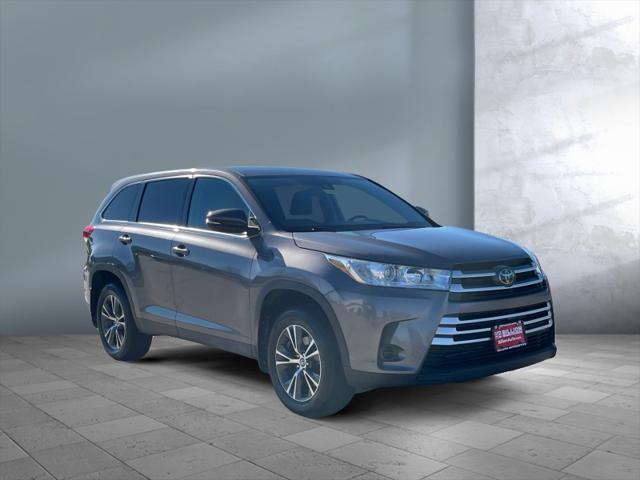 used 2019 Toyota Highlander car, priced at $26,999