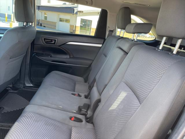 used 2019 Toyota Highlander car, priced at $26,999