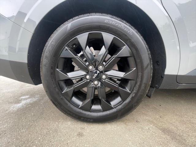 used 2024 Kia Carnival car, priced at $46,999