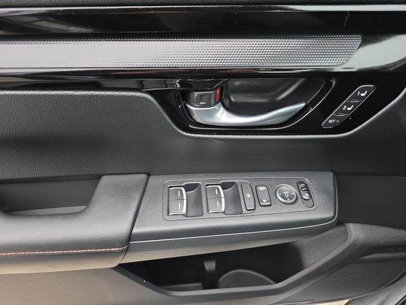 used 2025 Honda CR-V Hybrid car, priced at $39,999