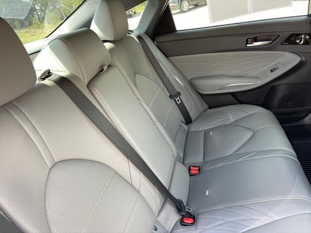 used 2021 Toyota Avalon Hybrid car, priced at $28,999