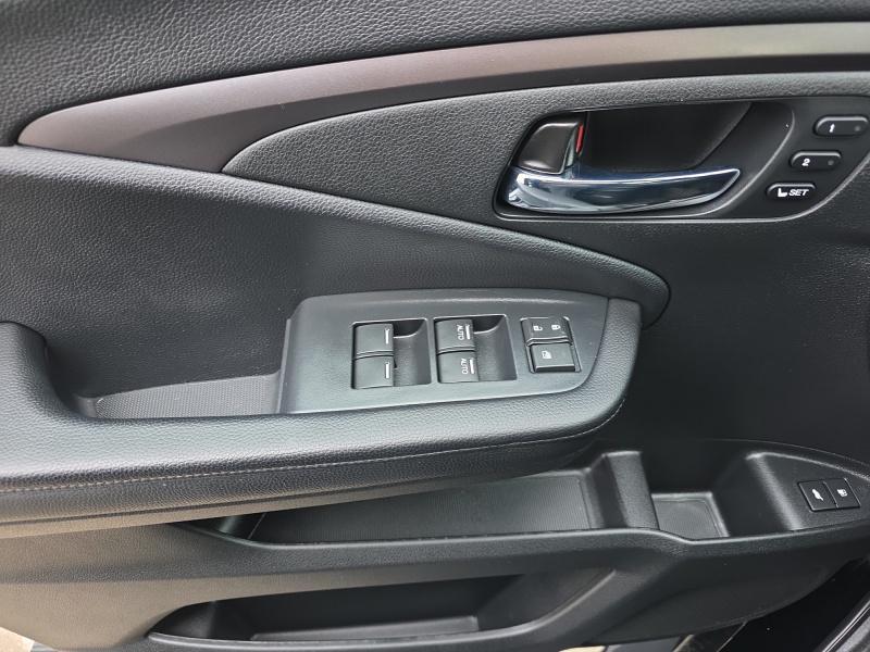 used 2021 Honda Pilot car, priced at $29,999