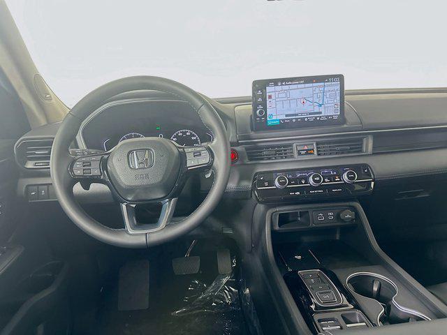new 2025 Honda Pilot car, priced at $47,950