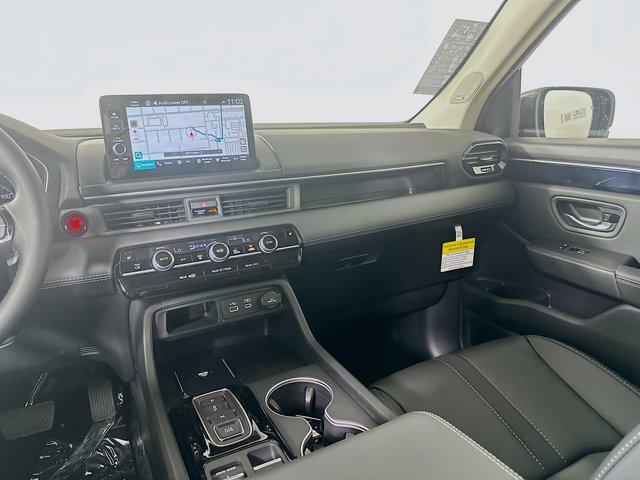 new 2025 Honda Pilot car, priced at $47,950