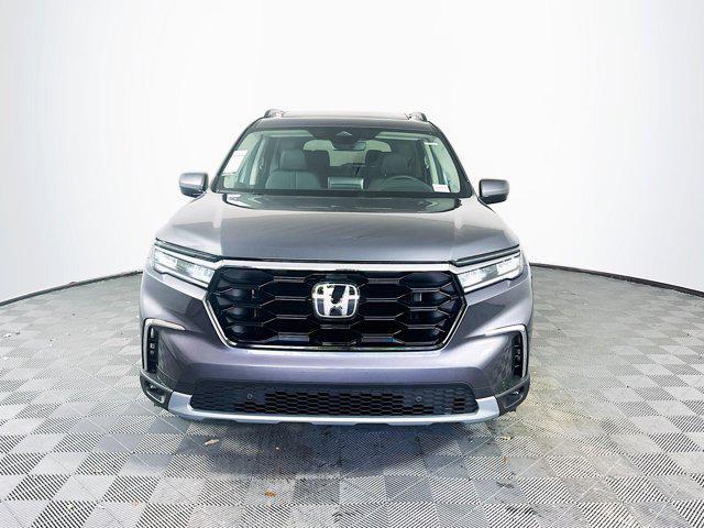 new 2025 Honda Pilot car, priced at $47,950