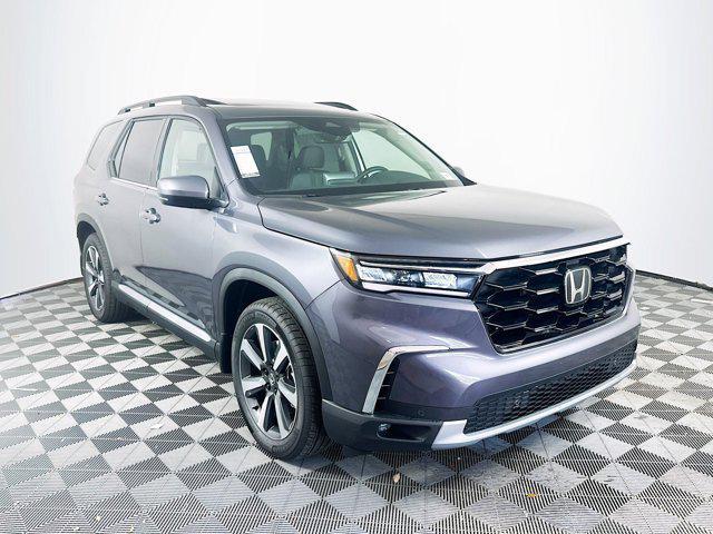 new 2025 Honda Pilot car, priced at $47,950