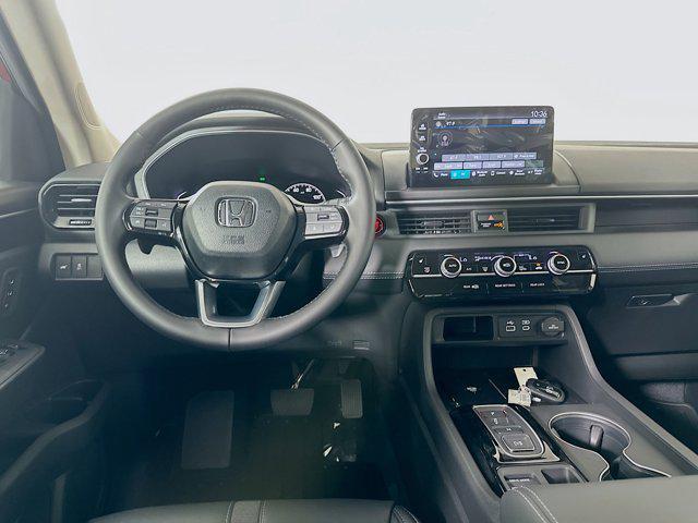 new 2025 Honda Pilot car, priced at $43,635
