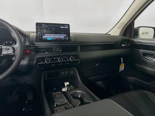 new 2025 Honda Pilot car, priced at $43,635