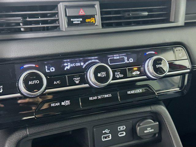 new 2025 Honda Pilot car, priced at $43,635