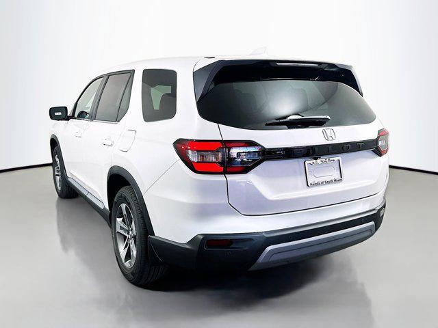 new 2025 Honda Pilot car, priced at $42,905