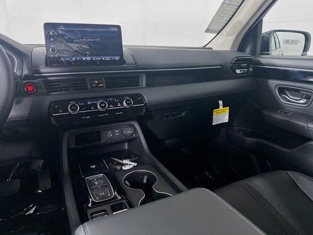 new 2025 Honda Pilot car, priced at $43,950