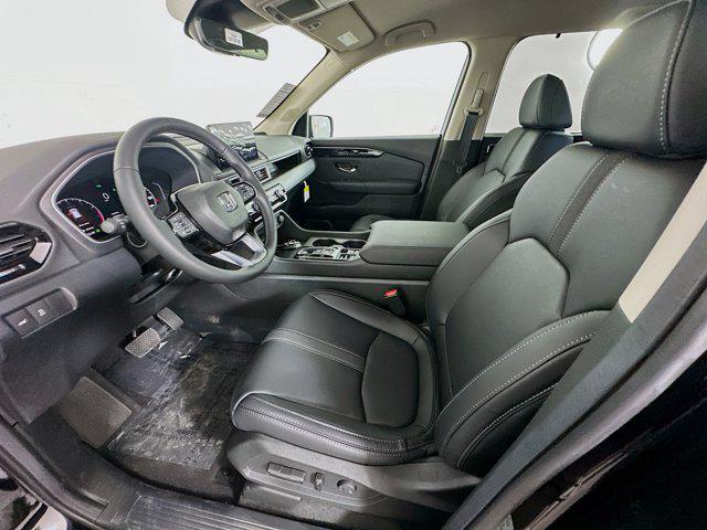 new 2025 Honda Pilot car, priced at $43,950