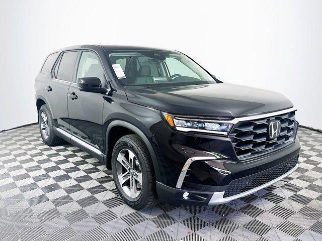 new 2025 Honda Pilot car, priced at $43,950