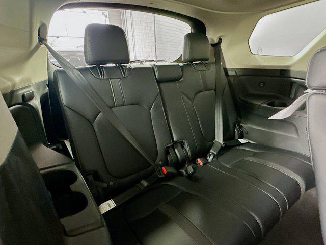 new 2025 Honda Pilot car, priced at $43,950