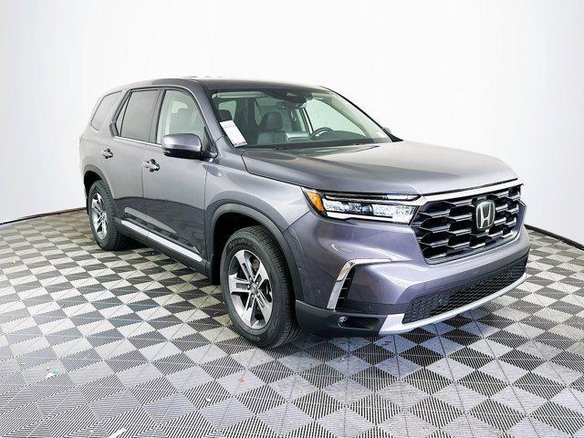 new 2025 Honda Pilot car, priced at $45,180