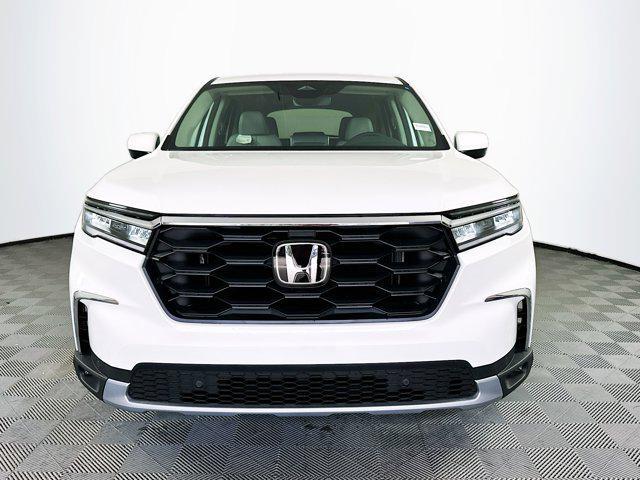 new 2025 Honda Pilot car, priced at $46,080