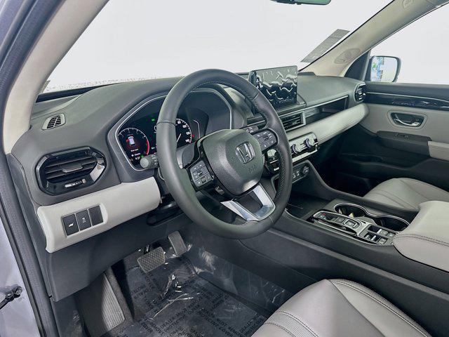 new 2025 Honda Pilot car, priced at $47,950