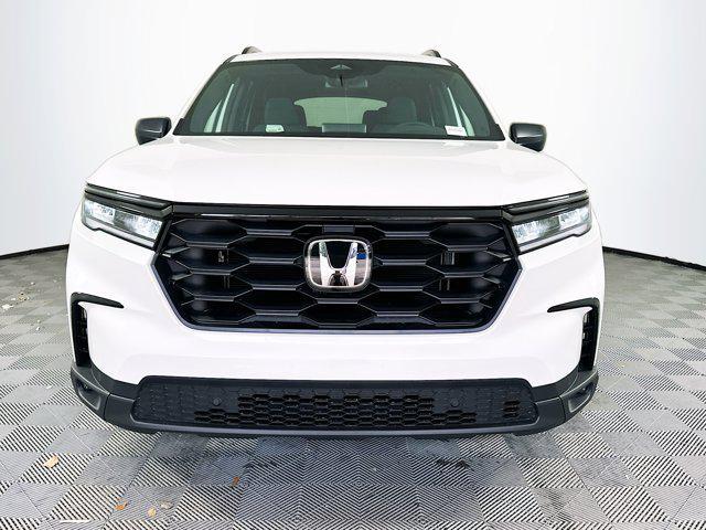 new 2025 Honda Pilot car, priced at $43,350